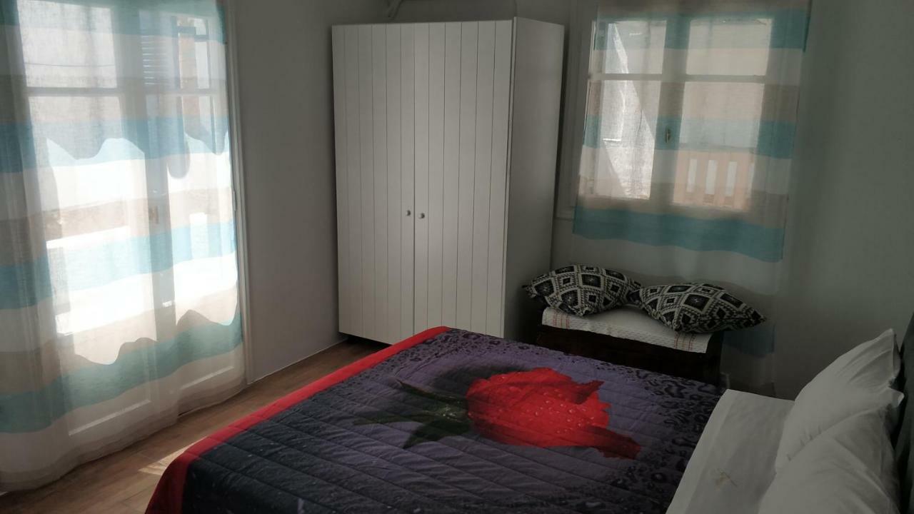 Flag Suites Pollonia Exterior photo